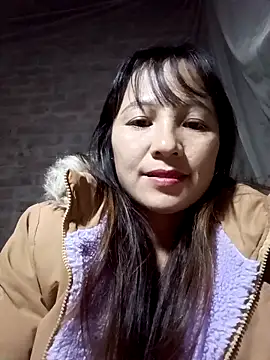 Snapshot of Mini3333 chatting on 12-21-25, 02:24 Mini3333 online show from 12-21-25, 02:24