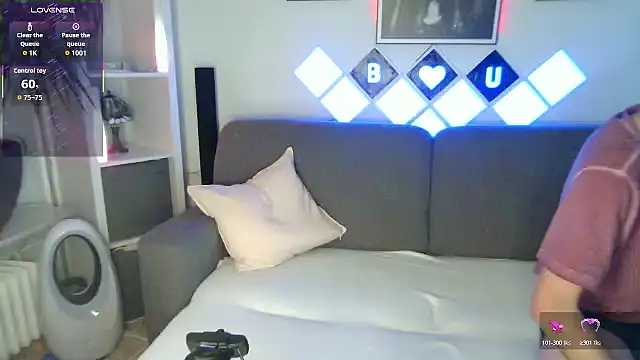 XBellaXundXUweX online show from 11-17-25, 07:30