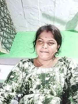 Snapshot of Rajnee33A chatting on 11-05-25, 10:54 Rajnee33A online show from 11-05-25, 10:54