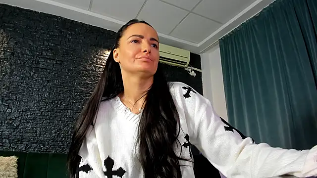 AnneSins online show from 10-27-25, 06:34