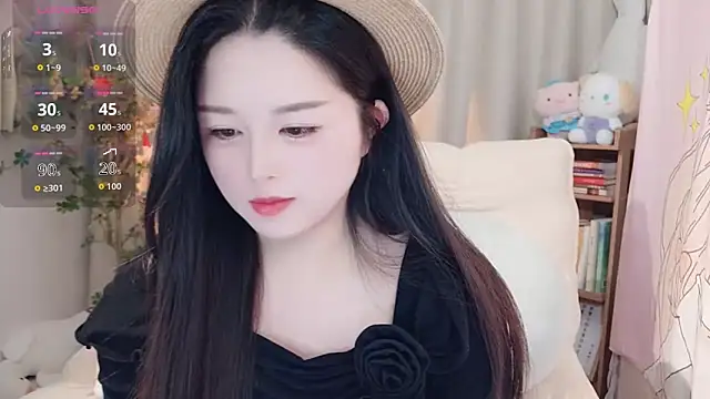 Snapshot of SweetTease2025 chatting on 11-10-25, 08:30 SweetTease2025 online show from 11-10-25, 08:30