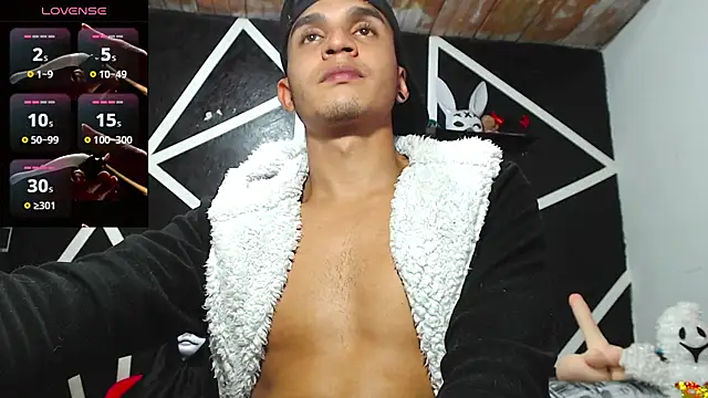 Angel latinboy online show from 10-24-25, 05:20