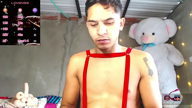 Snapshot of Angel_latinboy chatting on 05-13-26, 01:19 Angel latinboy online show from 05-13-26, 01:19