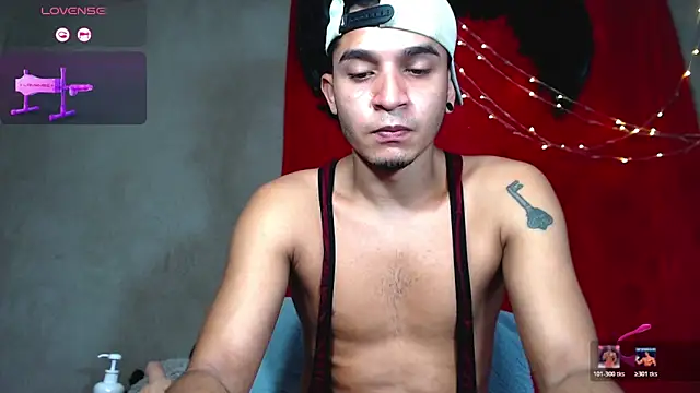 Snapshot of Angel_latinboy chatting on 05-25-26, 01:28 Angel latinboy online show from 05-25-26, 01:28