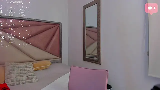 SaraWagner  online show from 06-19-26, 12:37