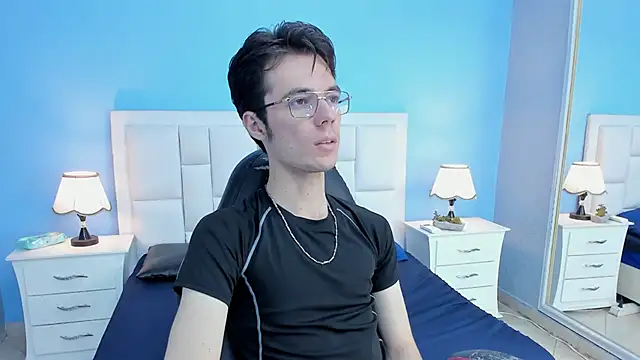 Snapshot of VIKTORNOIR chatting on 09-12-25, 10:21 VIKTORNOIR online show from 09-12-25, 10:21