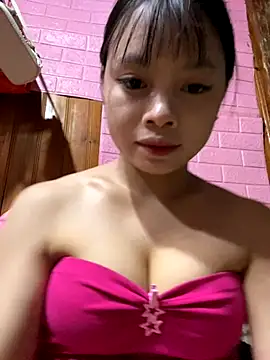 LunaBerry18 online show from 09-19-25, 12:50