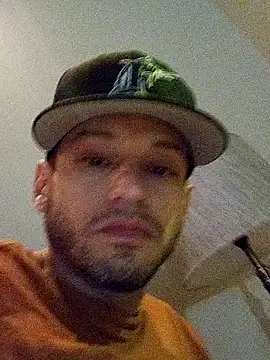 Snapshot of Andrez5041 chatting on 09-15-25, 10:48 Andrez5041 online show from 09-15-25, 10:48