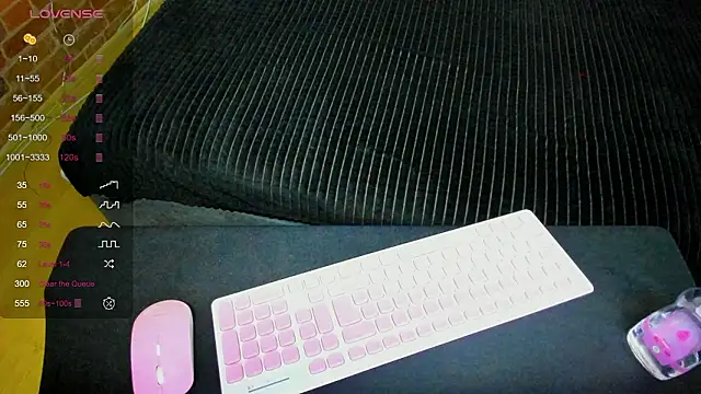 Snapshot of Cutiee_Alicee chatting on 03-11-26, 08:15 Cutiee Alicee online show from 03-11-26, 08:15