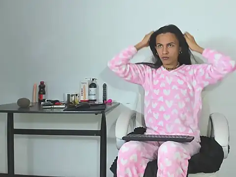 Snapshot of Aisha_hotts777 chatting on 09-12-25, 07:19 Aisha hotts777 online show from 09-12-25, 07:19