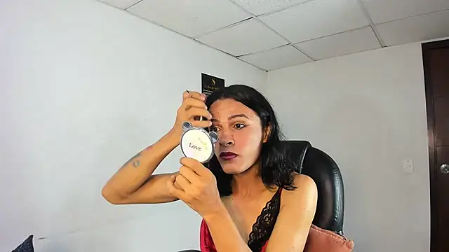 Snapshot of Aisha_hotts777 chatting on 12-03-25, 05:15 Aisha hotts777 online show from 12-03-25, 05:15