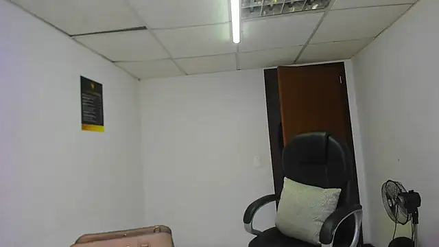 Snapshot of Aisha_hotts777 chatting on 03-03-26, 03:12 Aisha hotts777 online show from 03-03-26, 03:12