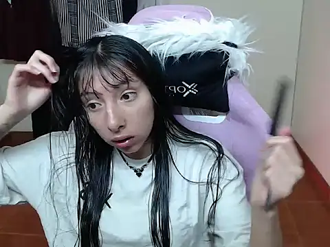 ScarlettShirahoshi online show from 11-25-25, 03:56