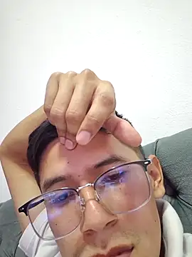 Snapshot of Ajhg98 chatting on 12-19-25, 08:38 Ajhg98 online show from 12-19-25, 08:38