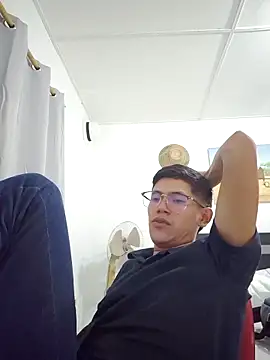 Snapshot of Ajhg98 chatting on 02-25-26, 03:16 Ajhg98 online show from 02-25-26, 03:16