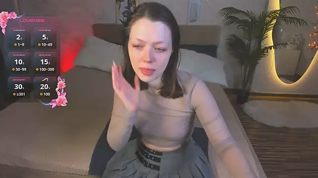 Snapshot of Lunar_Lily chatting on 05-06-26, 05:35 Lunar Lily online show from 05-06-26, 05:35