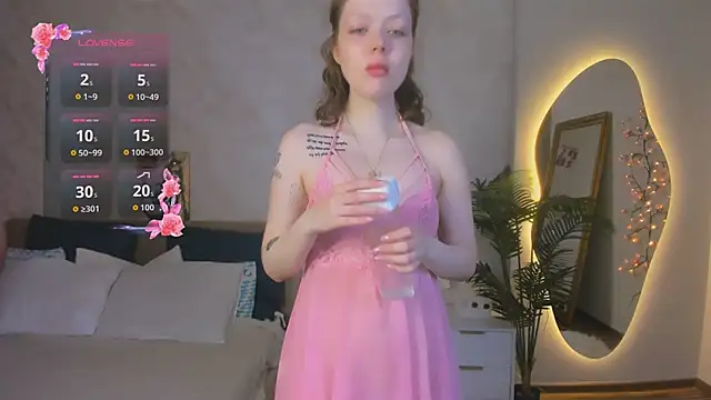 Lunar Lily online show from 06-19-26, 05:01