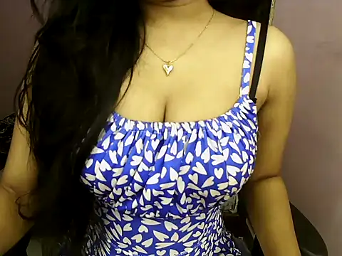 Snapshot of Brownie_baby chatting on 12-15-25, 10:19 Brownie baby online show from 12-15-25, 10:19