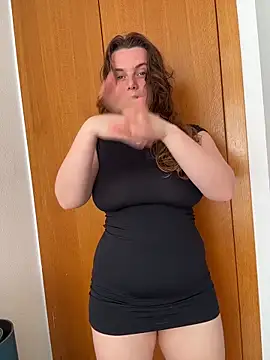 TenderLaGlamor online show from 04-27-26, 10:57