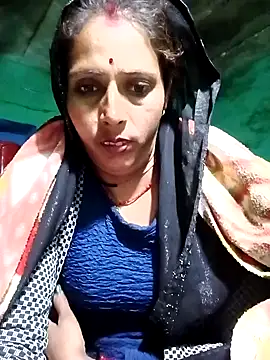 Snapshot of Arti13A chatting on 01-10-26, 01:07 Arti13A online show from 01-10-26, 01:07