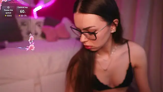 Snapshot of alexxisrae chatting on 03-06-26, 04:42 alexxisrae online show from 03-06-26, 04:42