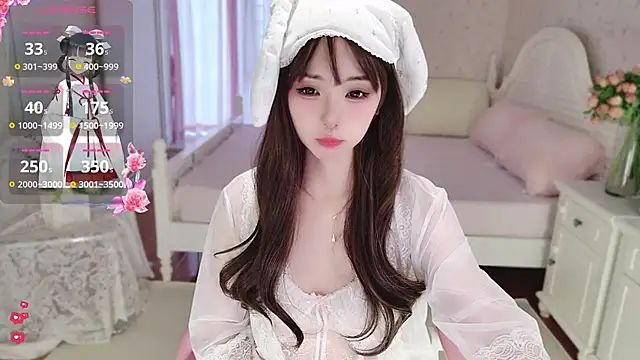 Snapshot of Bella-ox chatting on 10-27-25, 05:33 Bella-ox online show from 10-27-25, 05:33