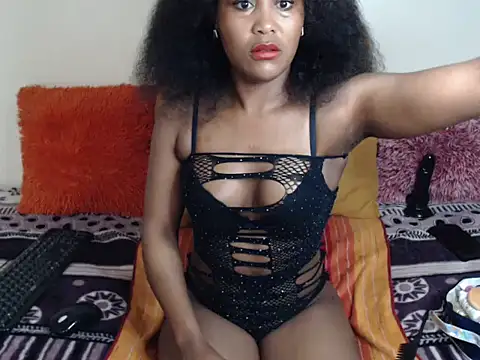 Snapshot of SexySlique chatting on 10-20-25, 02:23 SexySlique online show from 10-20-25, 02:23