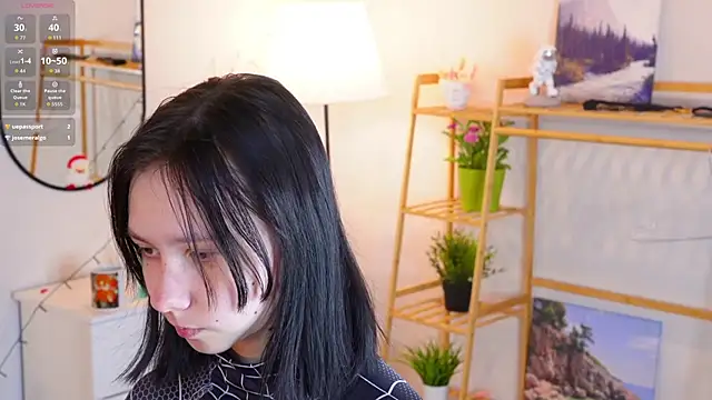 SuzanneHowse online show from 01-14-26, 04:07