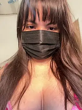 Snapshot of bellisbeli chatting on 07-19-26, 06:33 bellisbeli online show from 07-19-26, 06:33