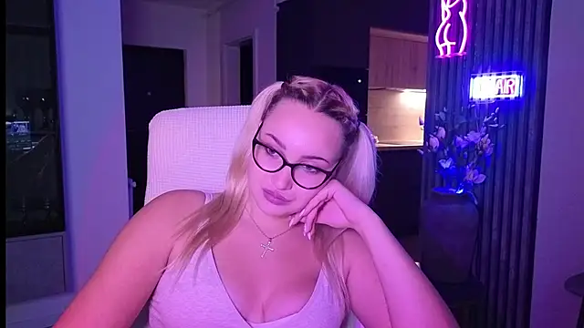 Snapshot of adrelaxina chatting on 10-27-25, 10:25 adrelaxina online show from 10-27-25, 10:25