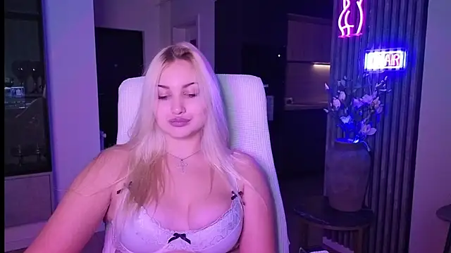 Snapshot of adrelaxina chatting on 10-28-25, 07:38 adrelaxina online show from 10-28-25, 07:38