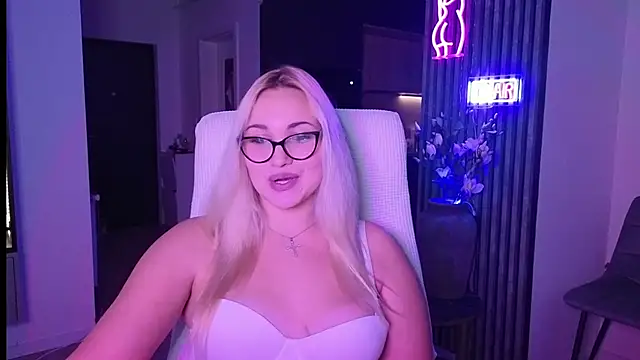 Snapshot of adrelaxina chatting on 10-31-25, 09:27 adrelaxina online show from 10-31-25, 09:27