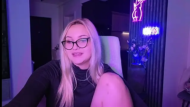 Snapshot of adrelaxina chatting on 11-03-25, 06:31 adrelaxina online show from 11-03-25, 06:31