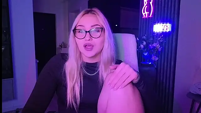 Snapshot of adrelaxina chatting on 11-06-25, 05:25 adrelaxina online show from 11-06-25, 05:25