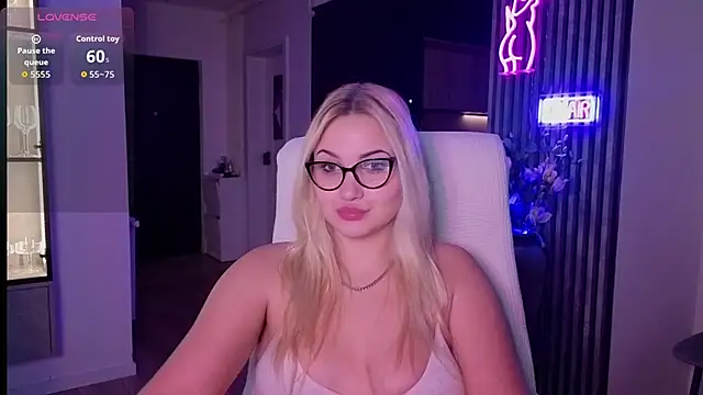 Snapshot of adrelaxina chatting on 11-21-25, 07:12 adrelaxina online show from 11-21-25, 07:12