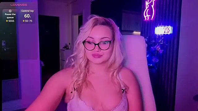 Snapshot of adrelaxina chatting on 11-26-25, 02:29 adrelaxina online show from 11-26-25, 02:29