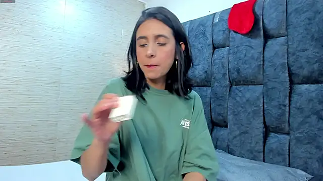 MiaAmore  online show from 11-27-25, 03:58