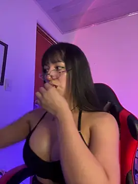 Snapshot of lilitth777 chatting on 04-10-26, 07:18 lilitth777 online show from 04-10-26, 07:18