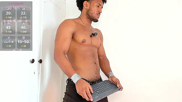 Snapshot of zarek_lux chatting on 10-15-25, 01:44 zarek lux online show from 10-15-25, 01:44