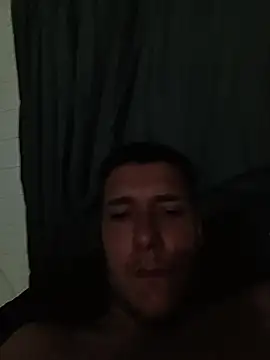 Snapshot of yesica87 chatting on 10-27-25, 01:09 yesica87 online show from 10-27-25, 01:09