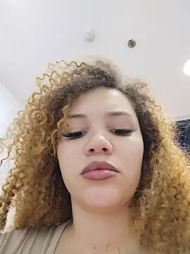 SirenRouge 69 online show from 04-21-26, 08:12