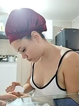 SirenRouge 69 online show from 04-28-26, 08:03