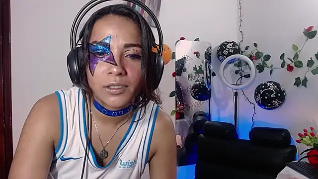 Snapshot of Dakota_ro chatting on 10-27-25, 07:51 Dakota ro online show from 10-27-25, 07:51