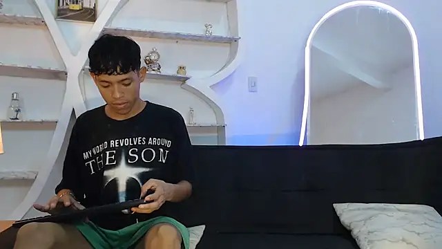 BEAUTY BOYS1 online show from 09-25-25, 07:12