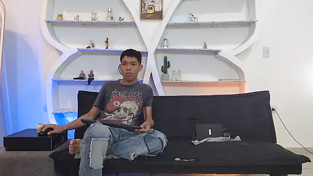 BEAUTY BOYS1 online show from 11-14-25, 07:18