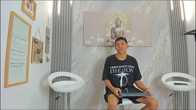 Snapshot of BEAUTY_BOYS1 chatting on 12-21-25, 07:04 BEAUTY BOYS1 online show from 12-21-25, 07:04