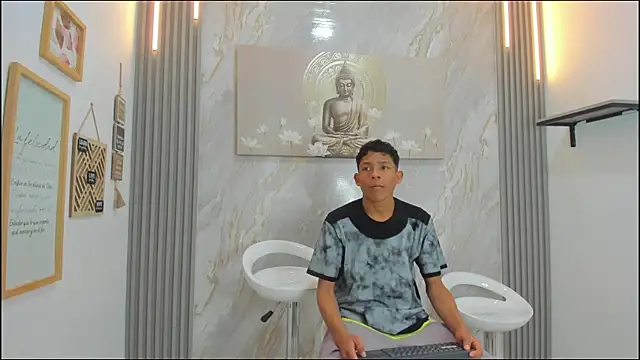 Snapshot of BEAUTY_BOYS1 chatting on 01-07-26, 07:11 BEAUTY BOYS1 online show from 01-07-26, 07:11