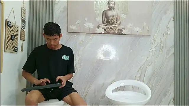 Snapshot of BEAUTY_BOYS1 chatting on 02-05-26, 07:24 BEAUTY BOYS1 online show from 02-05-26, 07:24