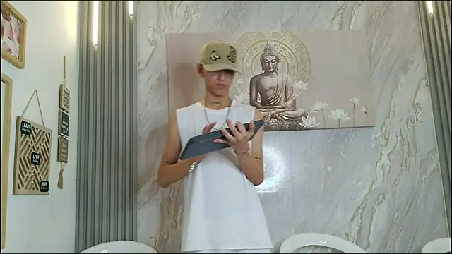 Snapshot of BEAUTY_BOYS1 chatting on 02-12-26, 07:53 BEAUTY BOYS1 online show from 02-12-26, 07:53