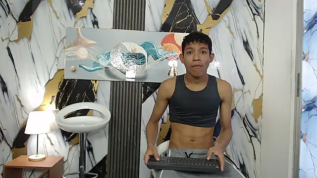 Snapshot of BEAUTY_BOYS1 chatting on 02-18-26, 07:21 BEAUTY BOYS1 online show from 02-18-26, 07:21